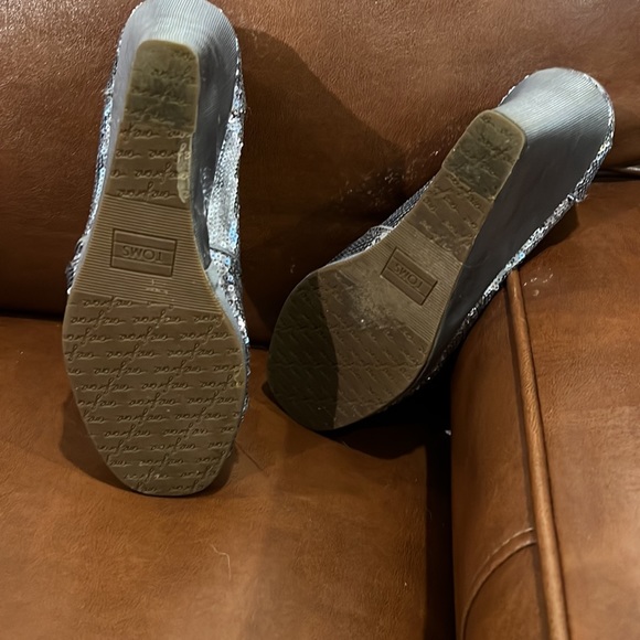 Toms silver sequin wedge size 7.5 - Picture 5 of 5